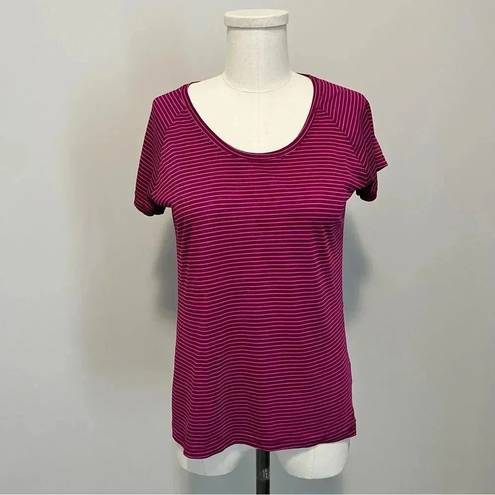 The North Face Flash Dry T-Shirt Pink Purple Size M
